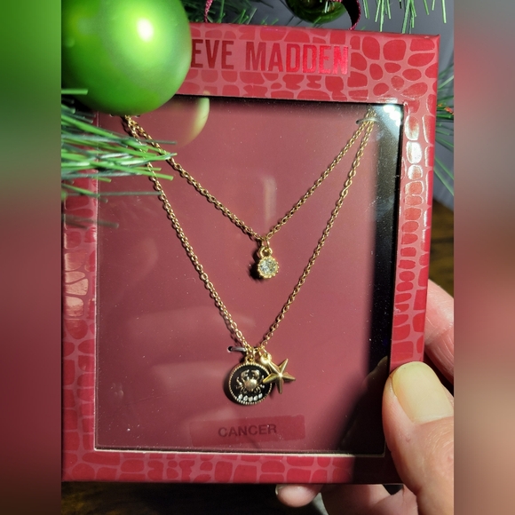 Steve Madden Cancer Gold tone Zodiac Necklace Set - Picture 2 of 7